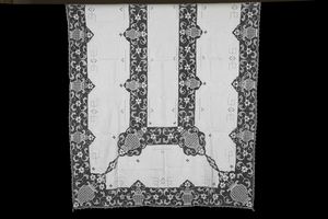 Tovaglia  - Asta Arredo per la tavola - Associazione Nazionale - Case d'Asta italiane