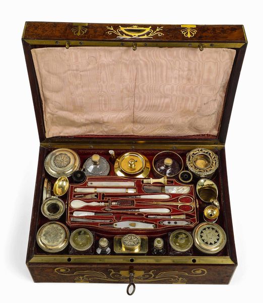 Necessaire da viaggio. Francia, Parigi fine XVIII - inizi XIX secolo  - Asta Dimore italiane - Associazione Nazionale - Case d'Asta italiane