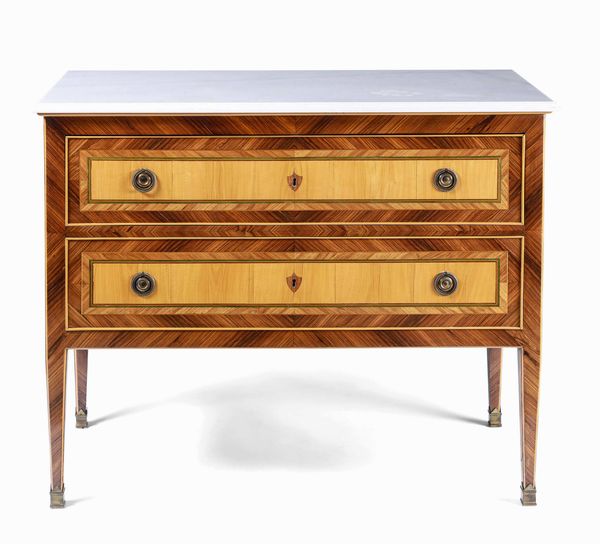 Cassettone di gusto Luigi XVI lastronato. XX secolo  - Asta Dimore italiane - Associazione Nazionale - Case d'Asta italiane