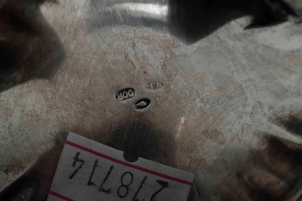 Servizio da t e caff con vassoio. Argenteria artistica italiana, inizio XX secolo. Argentiere Cesa, Alessandria  - Asta Dimore italiane - Associazione Nazionale - Case d'Asta italiane