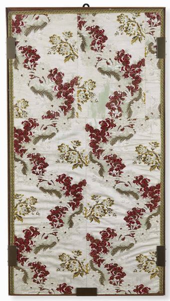 Lotto di quattro tessuti in cornice  - Asta Dimore italiane - Associazione Nazionale - Case d'Asta italiane