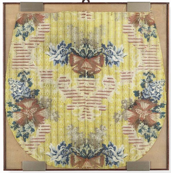 Lotto di cinque tessuti in cornice  - Asta Dimore italiane - Associazione Nazionale - Case d'Asta italiane