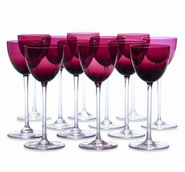 Dodici calici in cristallo Baccarat color porpora  - Asta Dimore italiane - Associazione Nazionale - Case d'Asta italiane