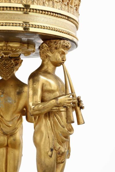 Centrotavola. Bronzo fuso, dorato e cesellato. Arte neoclassica, Francia XVIII-XIX secolo  - Asta Dimore italiane - Associazione Nazionale - Case d'Asta italiane
