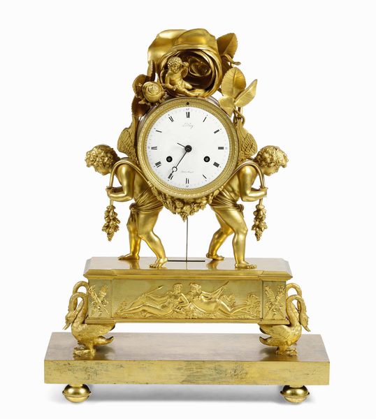Pendola da tavolo in bronzo dorato e cesellato. Le Roy, Francia XIX secolo  - Asta Dimore italiane - Associazione Nazionale - Case d'Asta italiane