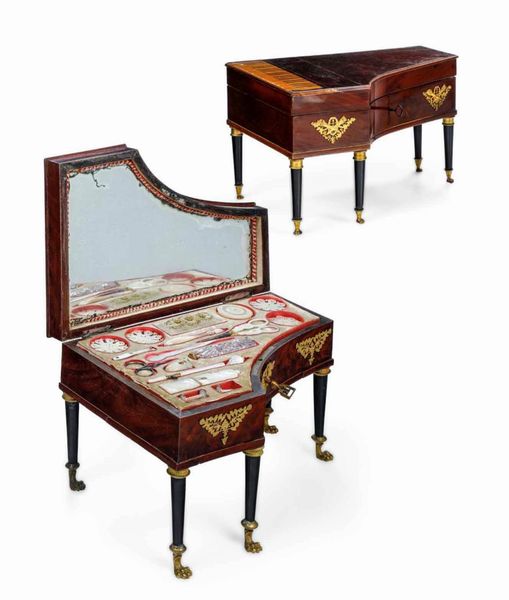 Coppia di ncessaire a foggia di pianoforte. Legno lastronato ed ebanizzato. Manifattura della seconda met del XIX secolo  - Asta Dimore italiane - Associazione Nazionale - Case d'Asta italiane