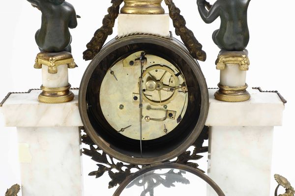 Pendola da tavolo a portico, Francia XIX secolo  - Asta Dimore italiane - Associazione Nazionale - Case d'Asta italiane