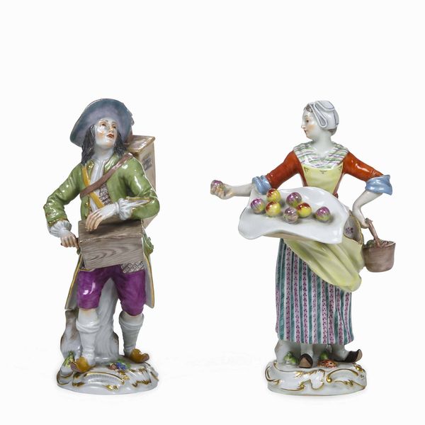 Coppia di figurine dalla serie Cris de Paris<BR>Meissen, XX secolo  - Asta Dimore italiane - Associazione Nazionale - Case d'Asta italiane