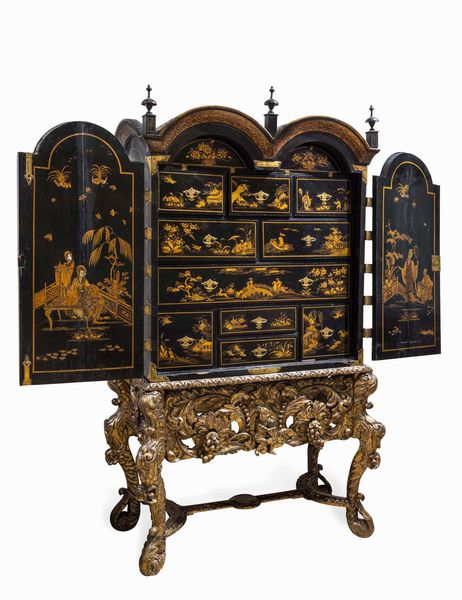 Cabinet in legno ebanizzato e laccato a chinoiseries, Inghilterra XVIII secolo  - Asta Dimore italiane - Associazione Nazionale - Case d'Asta italiane