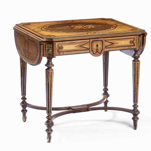 Tavolo ad alette. Francia XIX secolo  - Asta Dimore italiane - Associazione Nazionale - Case d'Asta italiane