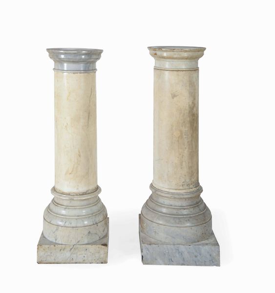 Coppia di colonne in marmo bianco  - Asta Dimore italiane - Associazione Nazionale - Case d'Asta italiane