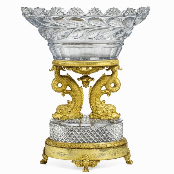Centrotavola in bronzo fuso, dorato e cesellato e cristallo molato. Francia XIX secolo  - Asta Dimore italiane - Associazione Nazionale - Case d'Asta italiane