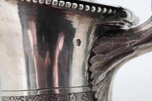 Versatoio. Argento fuso, sbalzato e cesellato. Vienna prima met� del XIX secolo. Marchi camerali e dell'argentiere consunti di difficile lettura  - Asta Dimore italiane - Associazione Nazionale - Case d'Asta italiane