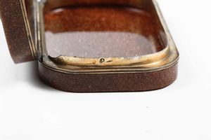 Tabacchiera. Avventurina e argento dorato. Roma prima met del XIX secolo. Maestro orafo Giuseppe Mazzini (1804-1837). Marchi camerali in uso dal 1815 al 1872  - Asta Dimore italiane - Associazione Nazionale - Case d'Asta italiane