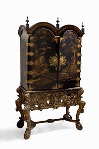 Cabinet in legno ebanizzato e laccato a chinoiseries, Inghilterra XVIII secolo  - Asta Dimore italiane - Associazione Nazionale - Case d'Asta italiane