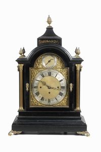 Grande pendola da tavolo. T. C. Tennens, London, Inghilterra XIX secolo  - Asta Dimore italiane - Associazione Nazionale - Case d'Asta italiane