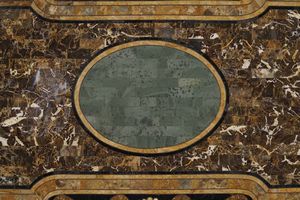 Tavolo in legno lastronato in marmi colorati. XIX-XX secolo  - Asta Dimore italiane - Associazione Nazionale - Case d'Asta italiane