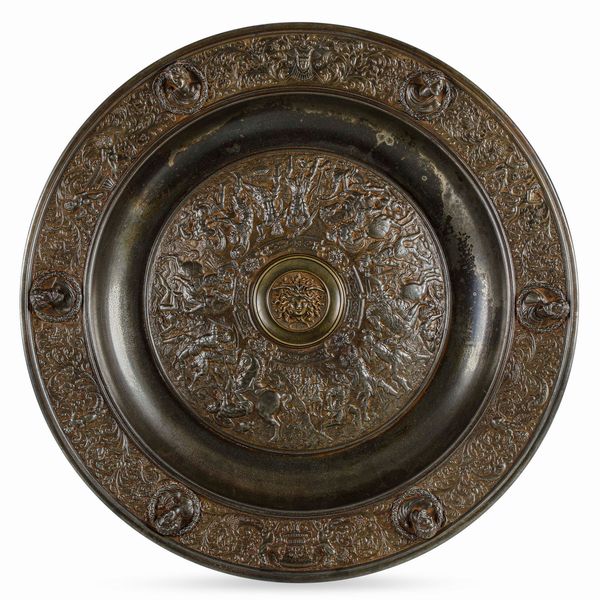 Manifattura italiana (Milano?) XIX-XX secolo cm diametro 55 Piatto da parata  - Asta Scultura del XIX e XX secolo - Associazione Nazionale - Case d'Asta italiane