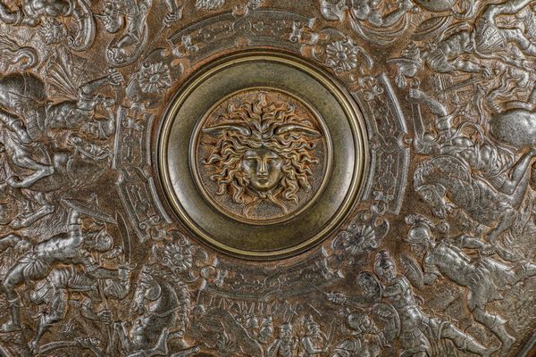 Manifattura italiana (Milano?) XIX-XX secolo cm diametro 55 Piatto da parata  - Asta Scultura del XIX e XX secolo - Associazione Nazionale - Case d'Asta italiane