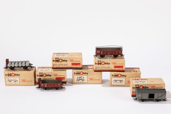 Rivarossi : Lotto di 7 vagoni serie TrenH0bby  - Asta Giocattoli d'Epoca - Associazione Nazionale - Case d'Asta italiane