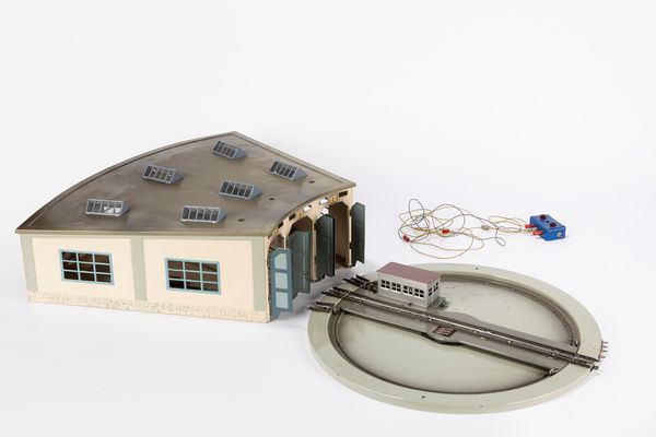 Marklin : Rimessa con interscambio 7028 a tre uscite  - Asta Giocattoli d'Epoca - Associazione Nazionale - Case d'Asta italiane