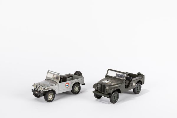 Mebetoys : 2 Jeep  - Asta Giocattoli d'Epoca - Associazione Nazionale - Case d'Asta italiane