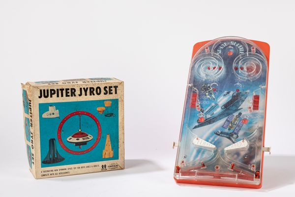 Tomy Jupiter Jyro Set e Flipper Spaziale  - Asta Giocattoli d'Epoca - Associazione Nazionale - Case d'Asta italiane