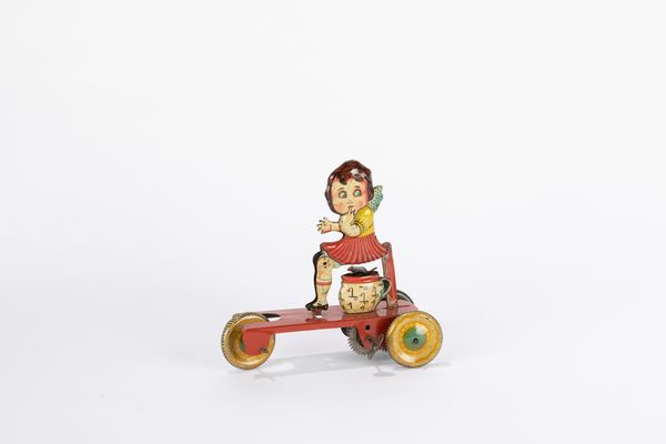 Bell : Bambina su triciclo  - Asta Giocattoli d'Epoca - Associazione Nazionale - Case d'Asta italiane