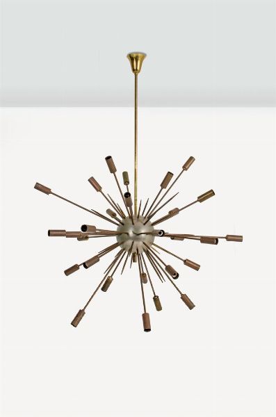 STILNOVO : Lampadario modello Sputnik in ottone e metallo.Anni '50cm 132x87  - Asta Asta 145 - Design - Associazione Nazionale - Case d'Asta italiane