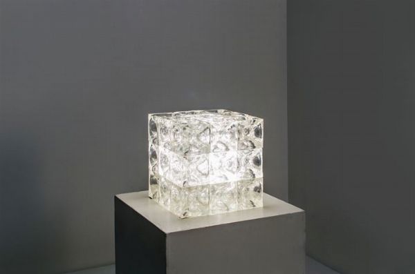 POLIARTE : Lampada da tavolo in vetro trasparente.Anni '70cm 24x24x24  - Asta Asta 145 - Design - Associazione Nazionale - Case d'Asta italiane