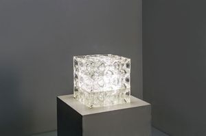POLIARTE - Lampada da tavolo in vetro trasparente.Anni '70cm 24x24x24