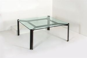 TECNO - Tavolo con struttura in metallo brunito, terminali in ottone, piano in vetro.Anni '70cm 72x160x160