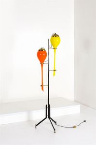 STILNOVO - Lampada da terra in ottone  e metallo verniciato, diffusori in vetro colorato.Anni '50h cm 172