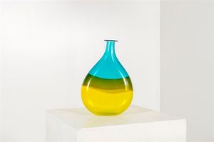 KUCHINKE PETER - Vaso in vetro soffiato a tre colori.Prod. Seguso anni '60Marcato vicino alla base h cm 27,5