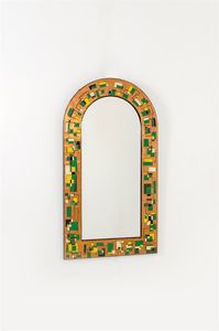 PRODUZIONE ITALIANA - Specchio con cornice in rame decorata a smalti policromi.Anni '70cm 100x55