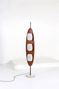 REGGIANI GOFFREDO - Lampada da terra in legno di teak, diffusori in vetro satinato, base in marmo.Prod. F.lli Reggiani anni '60h cm  [..]