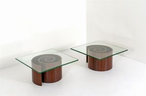KAGAN VLADIMIR - Coppia di tavolini a spirale in legno, piano in vetro trasparente molato.Anni '70cm 39x80x80
