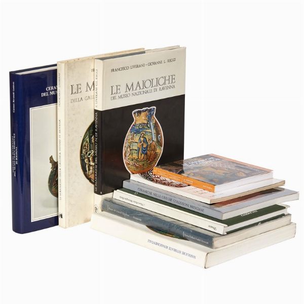MAIOLICA. MUSEI ITALIANI. Lotto di 9 volumi.  - Asta ASTA A TEMPO | MONTELUPO: MAIOLICHE RINASCIMENTALI - Associazione Nazionale - Case d'Asta italiane