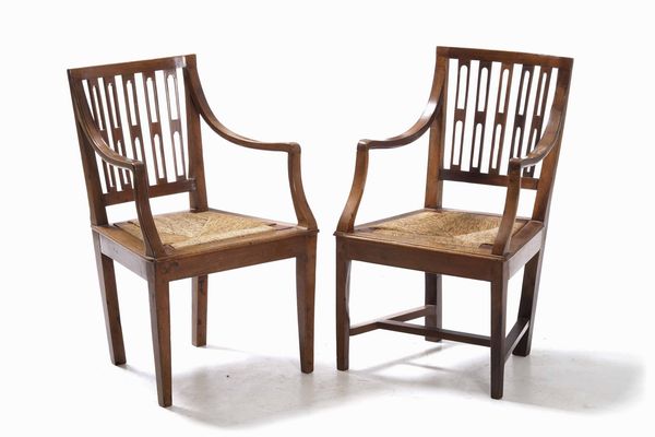 Coppia di sedie con struttura in legno e rivestimenti in tessuto  - Asta Antiquariato Aprile - Associazione Nazionale - Case d'Asta italiane