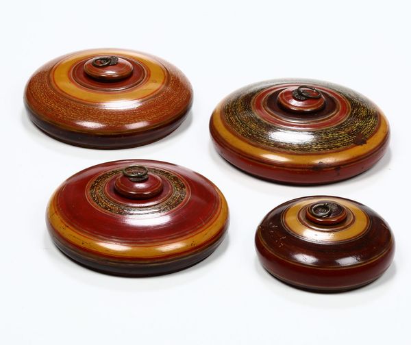 Insieme di scatoline in legno dipinto  - Asta Antiquariato Aprile - Associazione Nazionale - Case d'Asta italiane