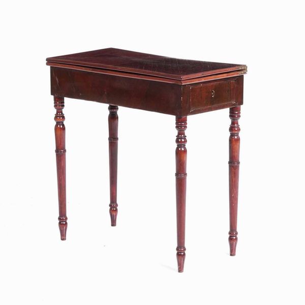 Tavolo da gioco a libro in mogano. Inghilterra, XIX/XX secolo  - Asta Antiquariato Aprile - Associazione Nazionale - Case d'Asta italiane