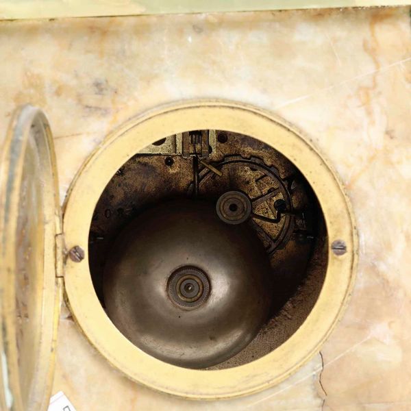 Pendola da tavolo in bronzo e onice. XX secolo  - Asta Antiquariato Aprile - Associazione Nazionale - Case d'Asta italiane