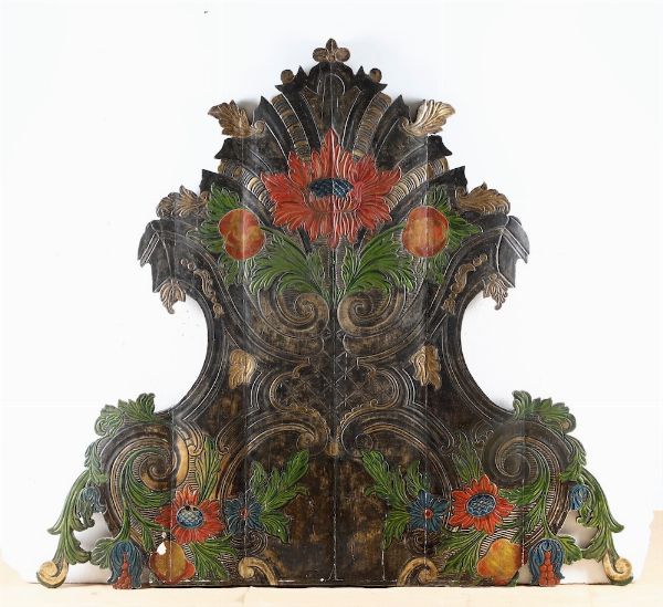 Testata di letto in legno dipinto in policromia  - Asta Antiquariato Aprile - Associazione Nazionale - Case d'Asta italiane