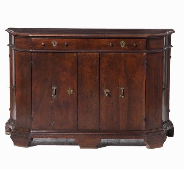 Credenza in noce. XIX secolo  - Asta Antiquariato Aprile - Associazione Nazionale - Case d'Asta italiane