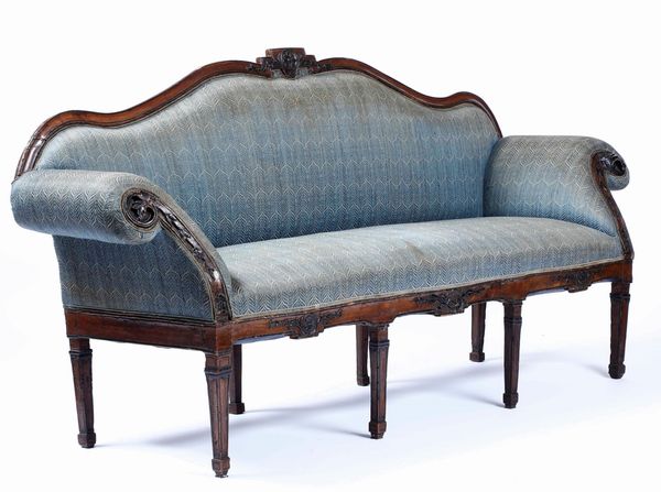 Divano in legno intagliato. Lombardia XVIII secolo  - Asta Antiquariato Aprile - Associazione Nazionale - Case d'Asta italiane