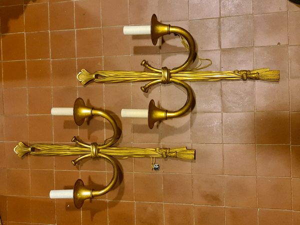 Coppia di appliques in bronzo dorato, stile Luigi XVI  - Asta Antiquariato Aprile - Associazione Nazionale - Case d'Asta italiane