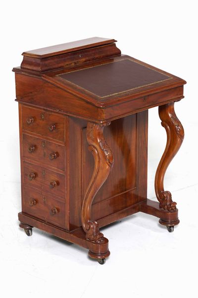 Scrittoio Davenport in mogano. Inghilterra, XIX secolo  - Asta Antiquariato Aprile - Associazione Nazionale - Case d'Asta italiane