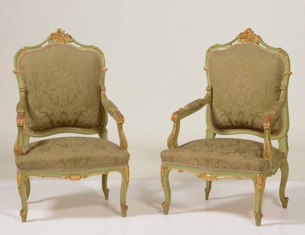 Salotto in legno intagliato, dipinto e dorato  - Asta Antiquariato Aprile - Associazione Nazionale - Case d'Asta italiane