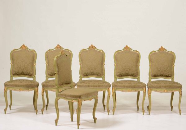 Salotto in legno intagliato, dipinto e dorato  - Asta Antiquariato Aprile - Associazione Nazionale - Case d'Asta italiane