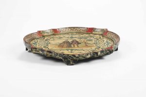 Vassoio in legno laccato e decorato ad arte povera. Venezia, XVIII-XIX secolo  - Asta Antiquariato Aprile - Associazione Nazionale - Case d'Asta italiane